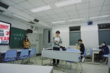 C:\Users\wanglijuan\Desktop\辩论赛\微信图片_20190421155250.jpg